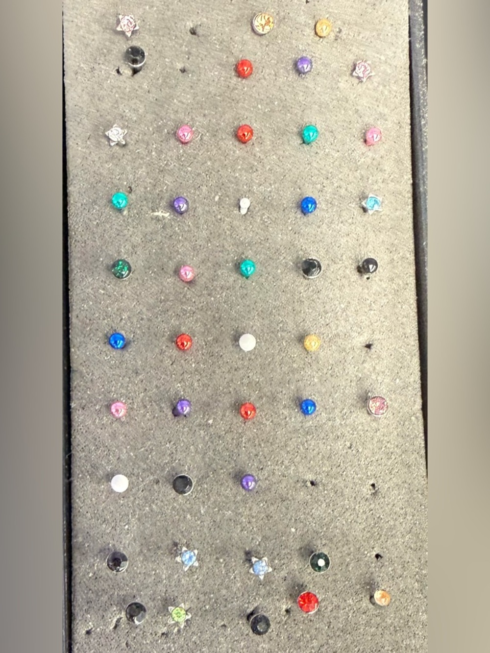 Multicolor nose pins